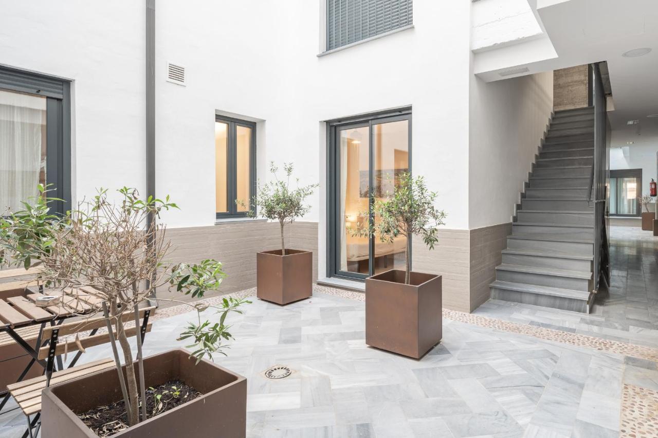 Dona Elvira Parras Apartment Malaga Exterior photo
