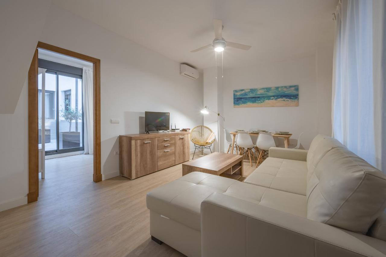 Dona Elvira Parras Apartment Malaga Exterior photo