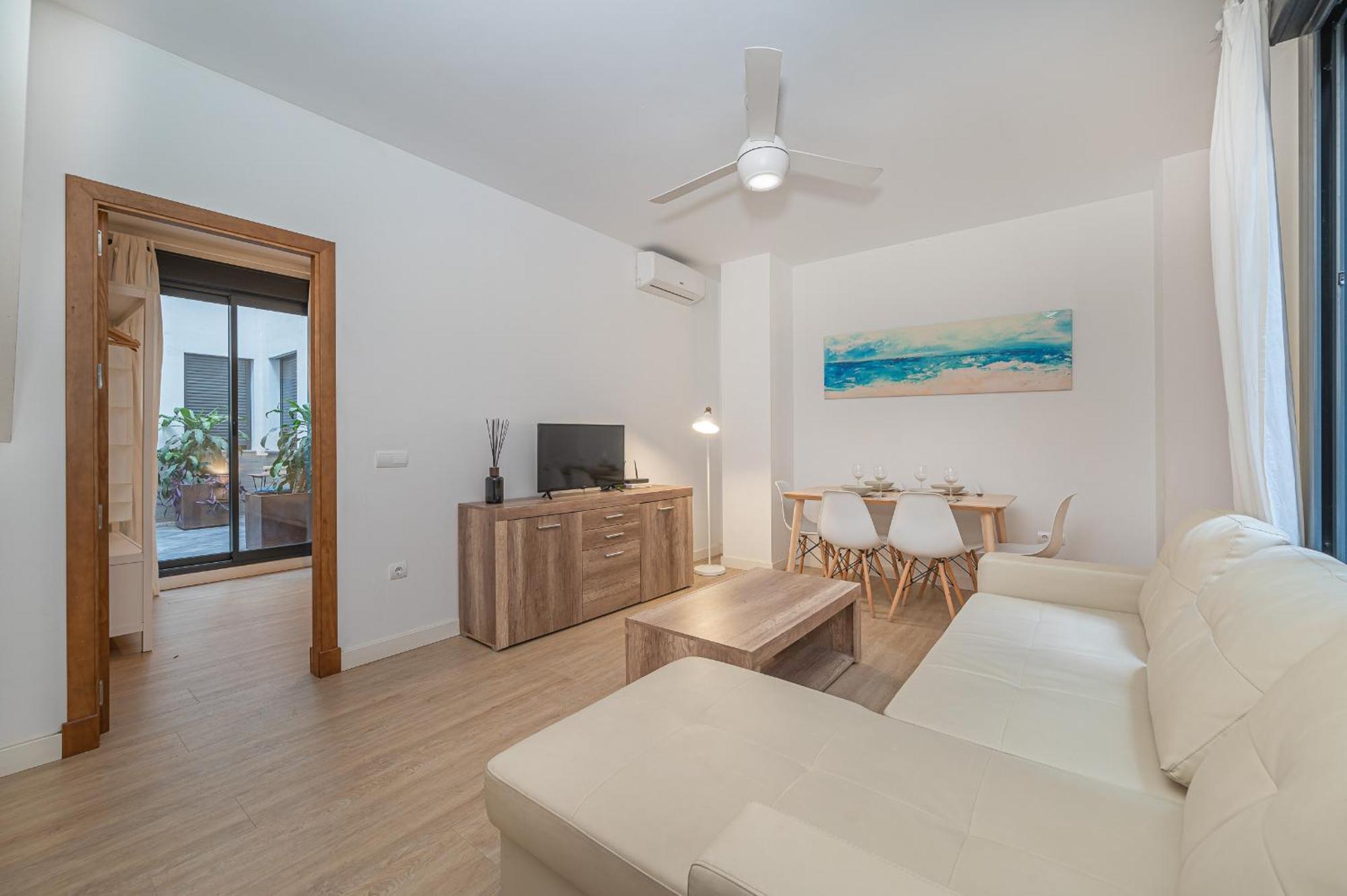 Dona Elvira Parras Apartment Malaga Exterior photo
